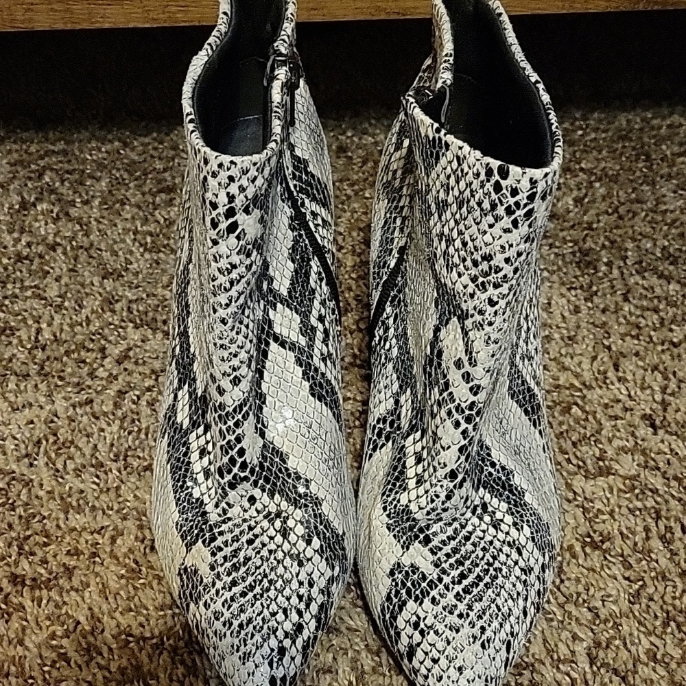Snakeskin Ankle Boots side zip size 7 - Picture 3 of 11